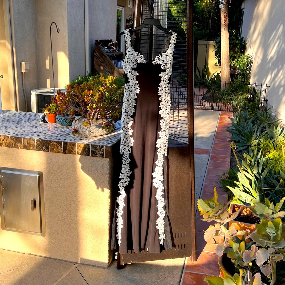 Windsor Long Formal Black and White Gown